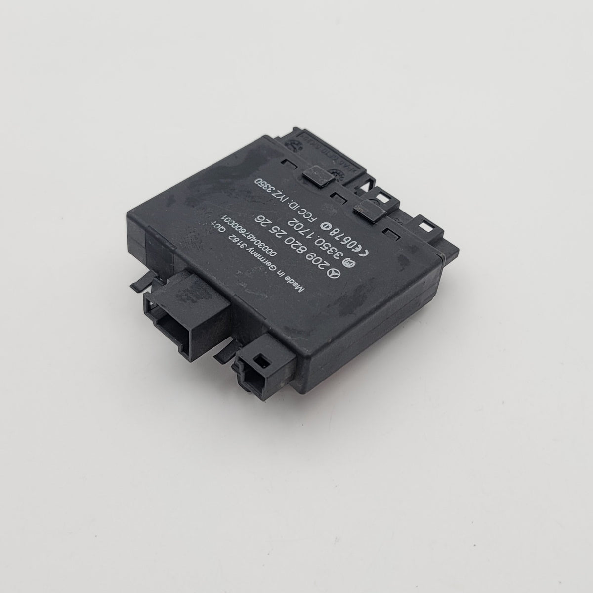 MERCEDES W209 CLK350 CLK550 CLK55 KEYLESS GO CONTROL MODULE OEM 2098202526