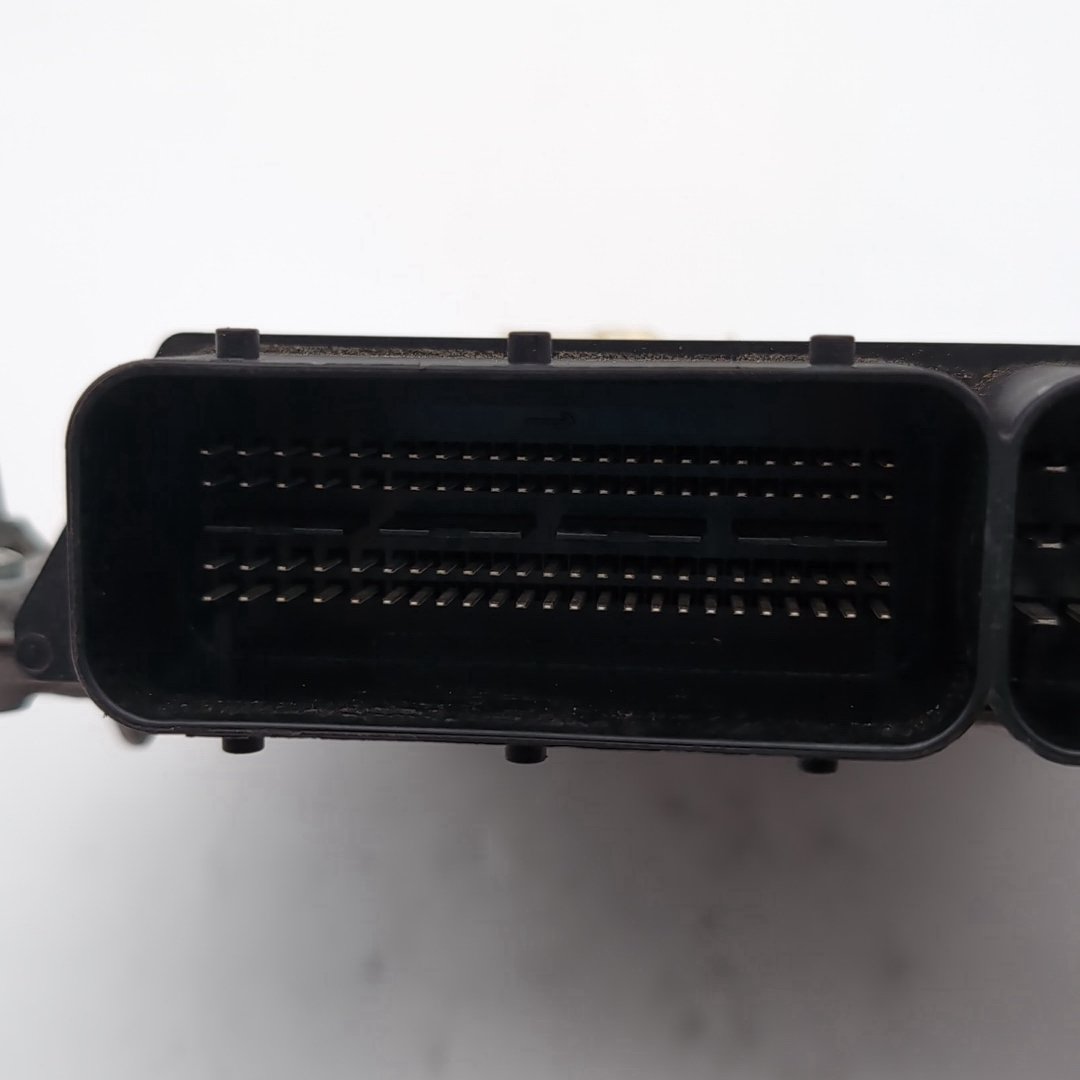 2016 - 2019 Mercedes GLC300 Engine Computer Control Module ECU A2749001600