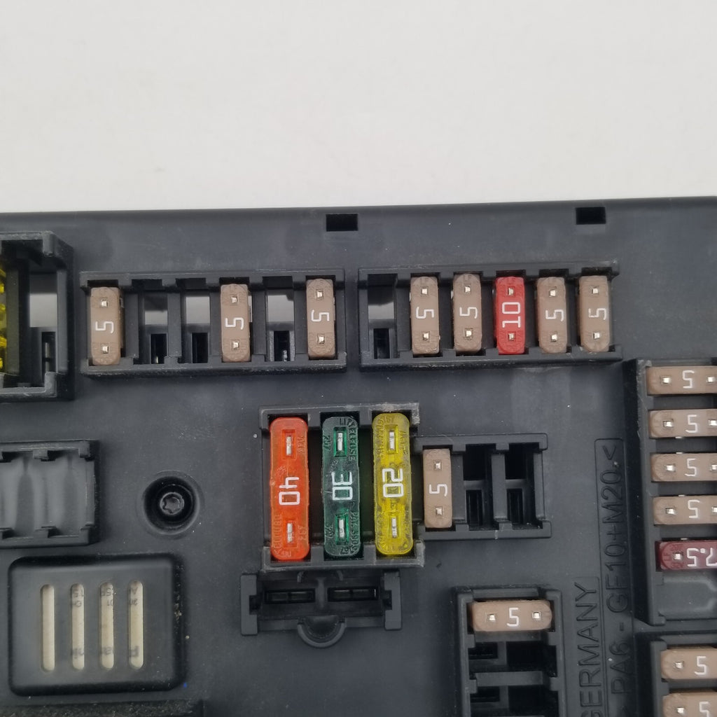 BMW 328i 320i 335i 230i 440i M2 M3 M4 X5 Rear Fuse Relay Distribution Box