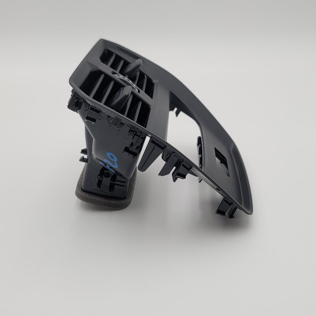 2021 2022 2023 2024 BMW G20 G22 Center Console Rear Air Vent OEM
