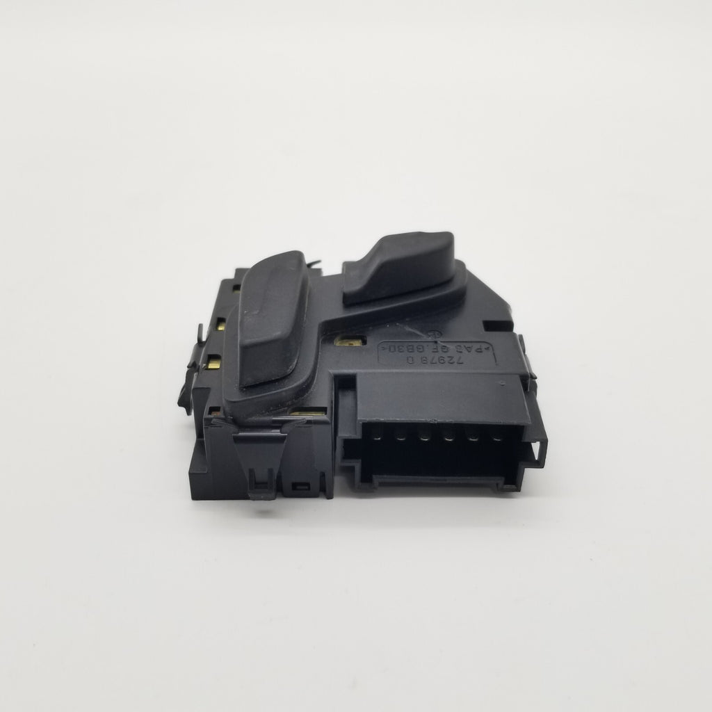 2008- 2014 MERCEDES W204 C-CLASS FRONT RIGHT SEAT ADJUSTMENT SWITCH 2048701758