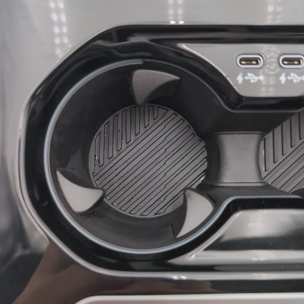 2024 2025 2026 BMW i5 540i 530i 550e G60 Center Console Cup Holder Charging Tray
