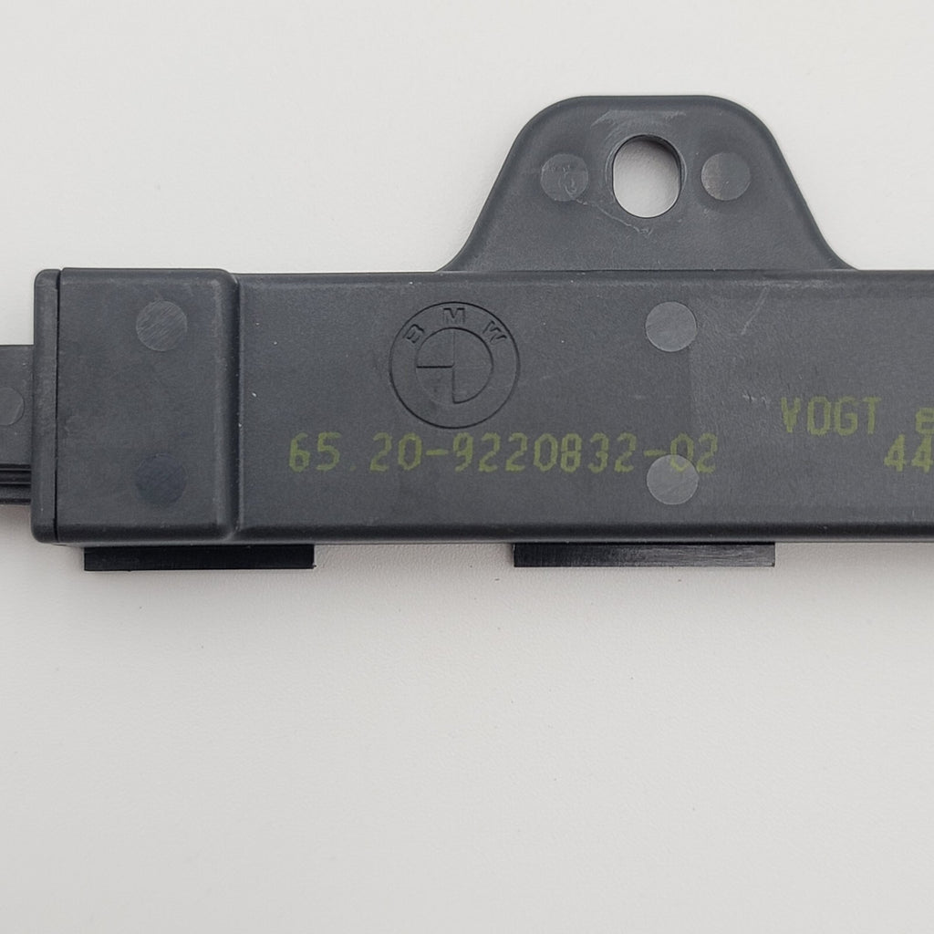2009- 2015 BMW 740i F01 Keyless Entry Receiver Control Module 9220832 OEM