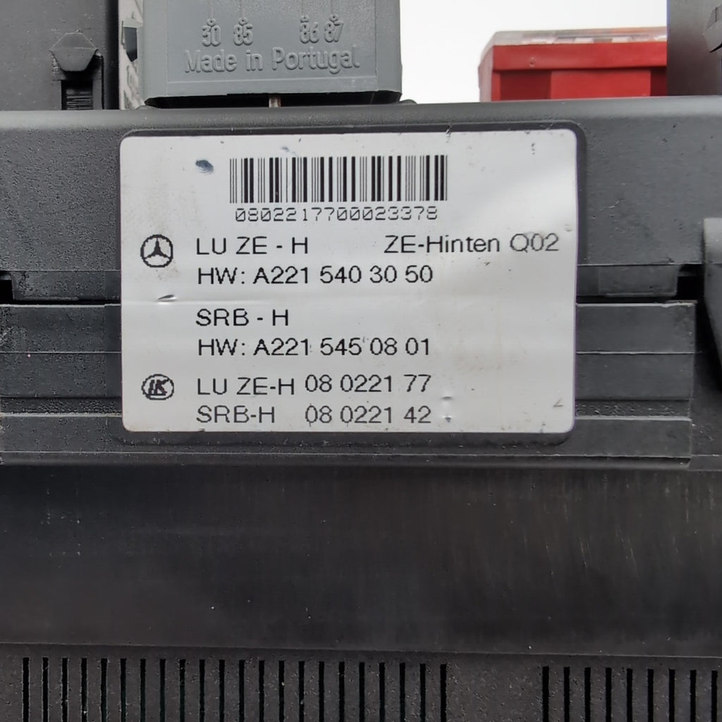 2007 2008 2009 Mercedes W221 S550 Rear Trunk Fuse Relay Junction Box A2215403050