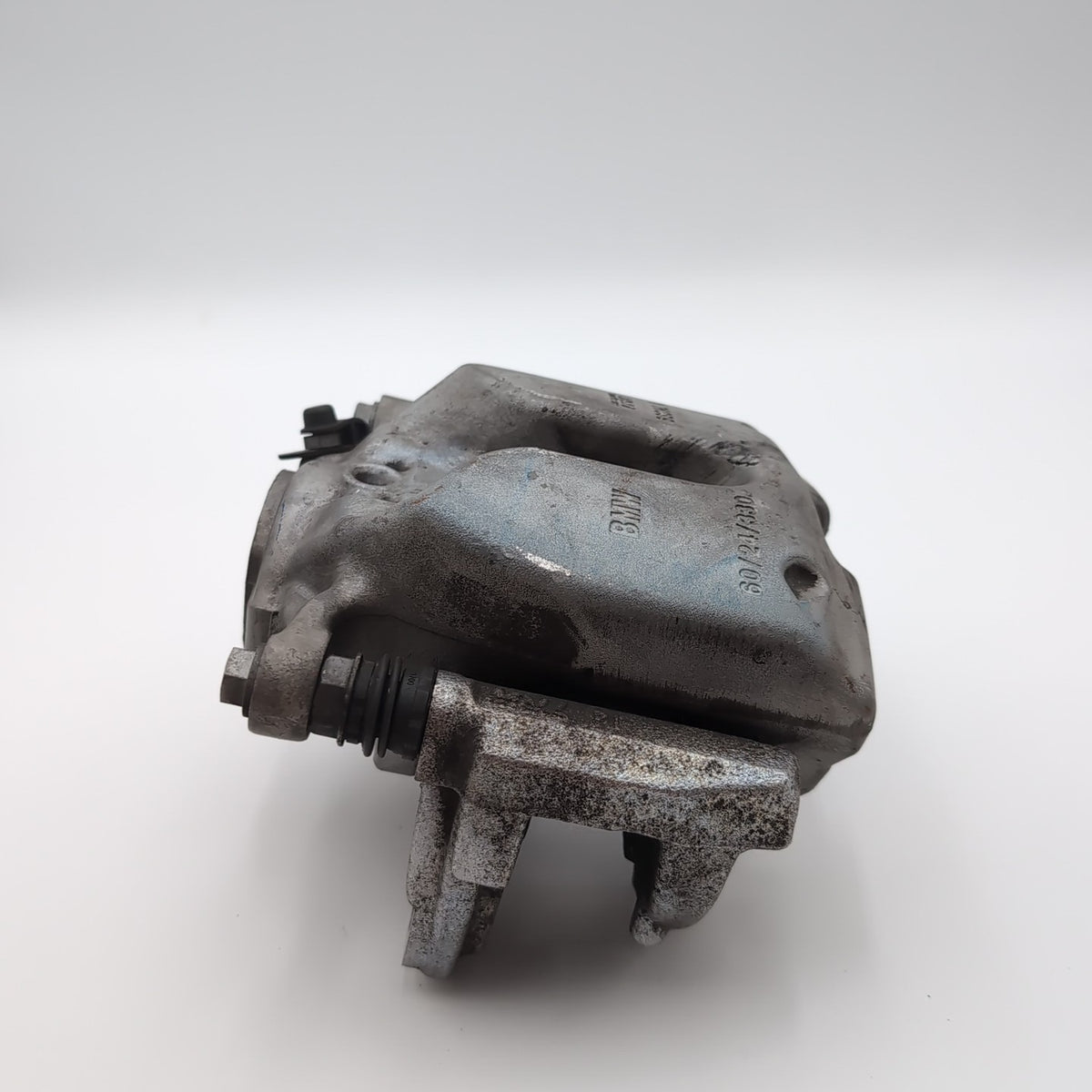 2019 - 2024 BMW G20 G01 330i X3 Front Right Brake Caliper OEM 53390A