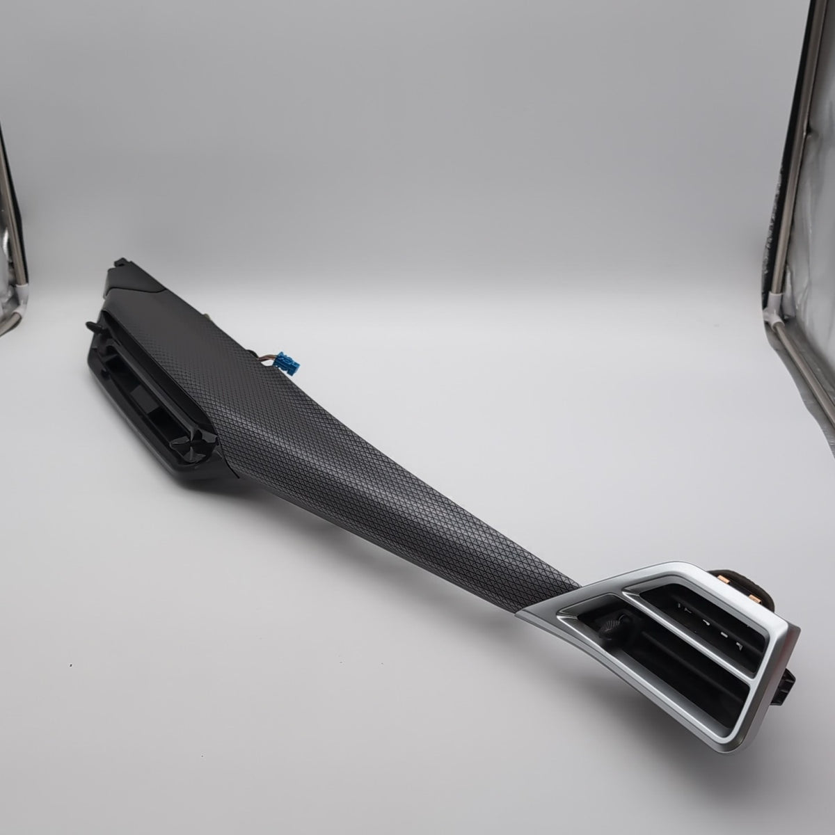 2024-2026 BMW G42 G20 G22 Center Dash Air Vent Assembly Trim Aluminum Rhombicle