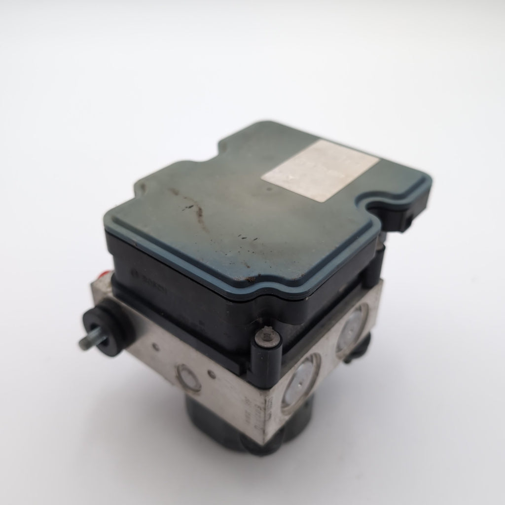 2014 2015 Mercedes CLA250 W117 ABS Anti Lock Brake Pump Control Unit A0094316412