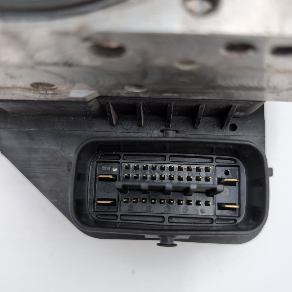 2013 2014 2015 Toyota RAV4 ABS Anti Lock Brake Pump Control Unit 44540-0R131