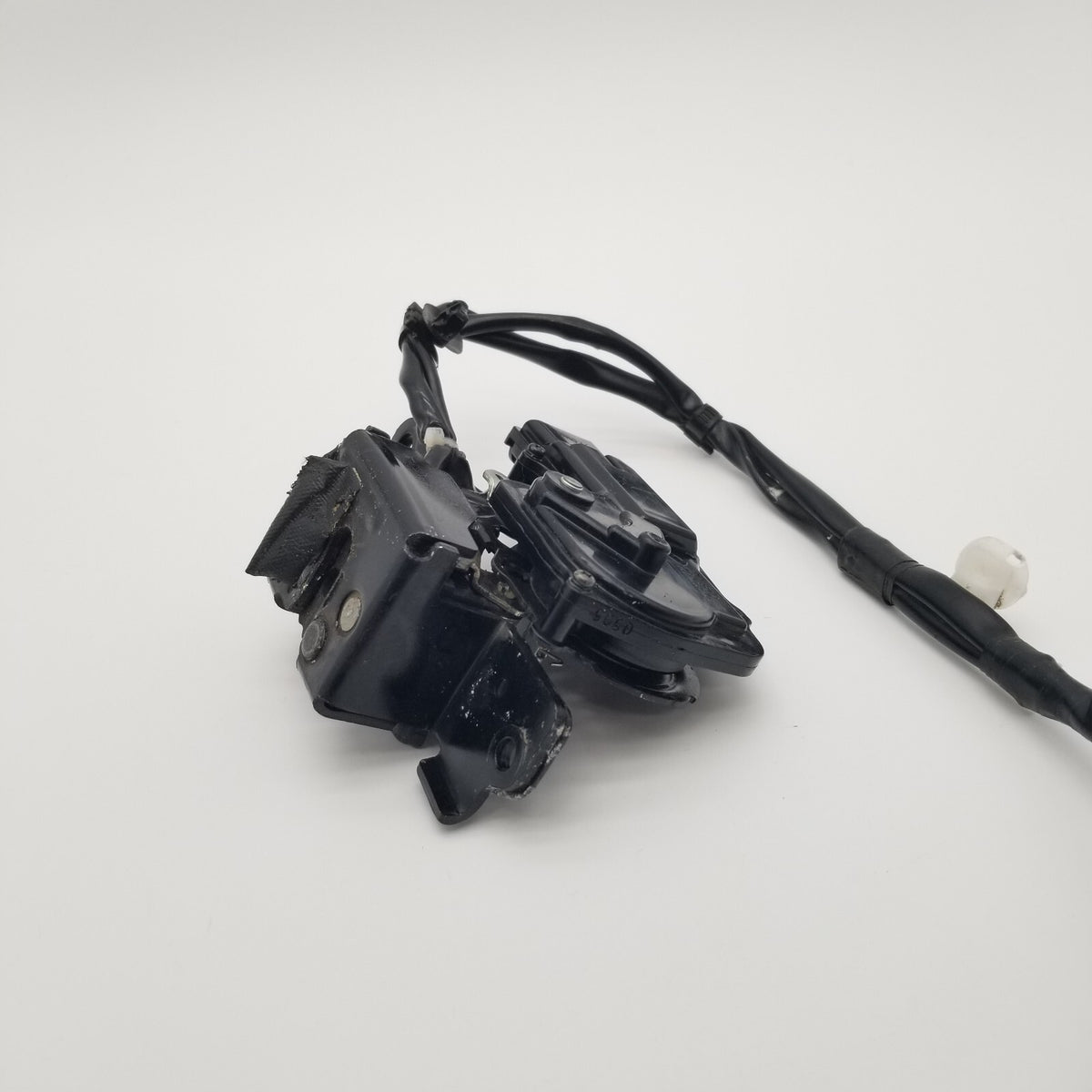 2010- 2015 TOYOTA PRIUS TRUNK LATCH LIFT GATE TAILGATE HATCH LOCK ACTUATOR