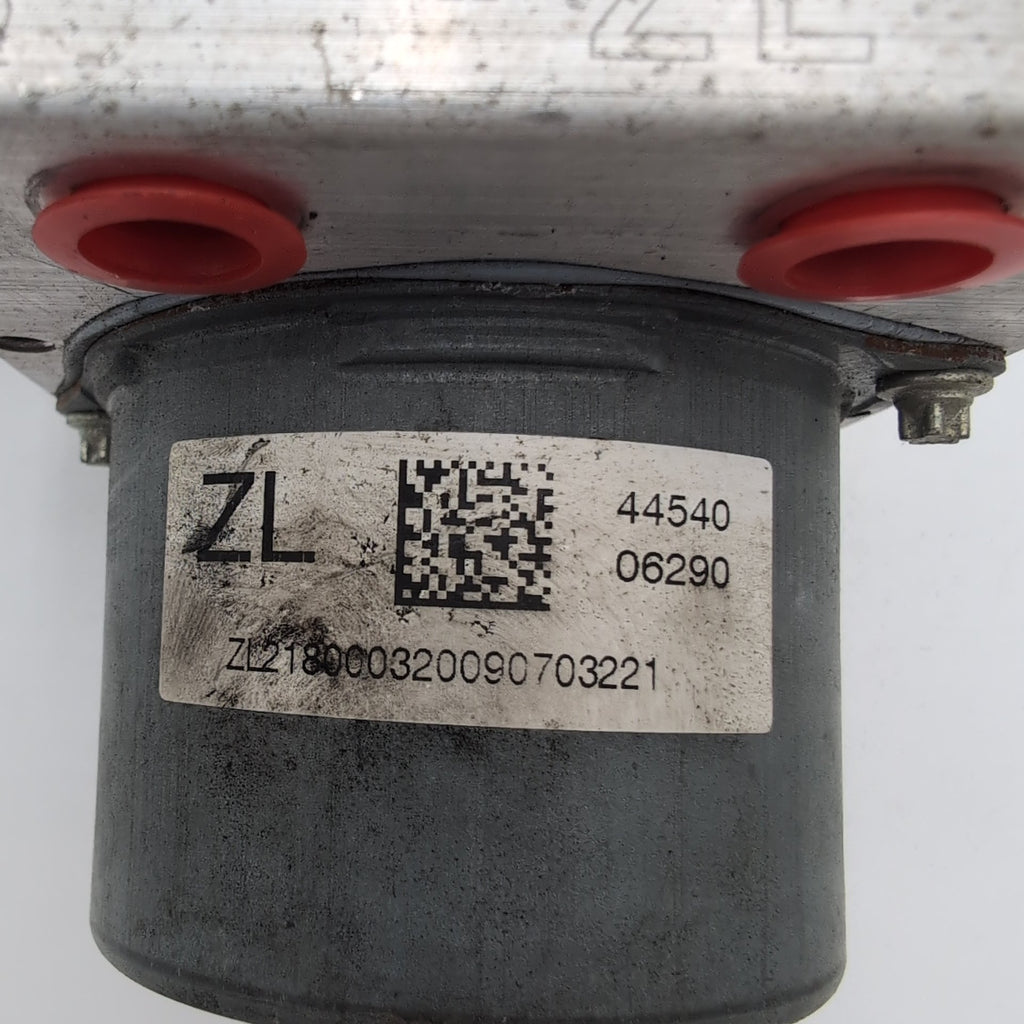 2018 2019 2020 Toyota Camry ABS Anti Lock Brake Pump Control Unit 44540-06290