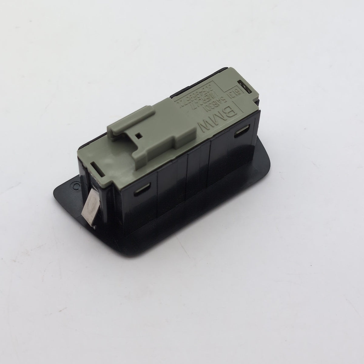2021 - 2026 BMW 540i 530i i5 G60 M5 X1 X2 X3 Trunk Lid Tailgate Switch Button