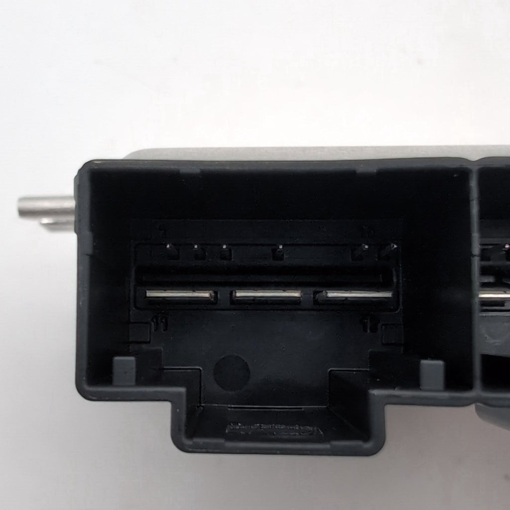 2024 - 2026 BMW 530i 540i G60 X2 X3 X5 X6 Fuel Pump Control Module 5B702D3
