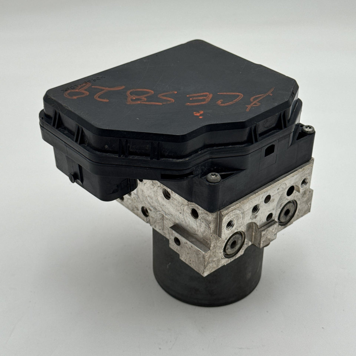 2010 2011 2012 Toyota RAV4 ABS Anti Lock Brake Pump Control Unit 44540-0R052