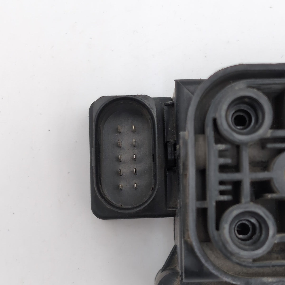 2006 2007 2008 2009 Mercedes W164 ML63 Air Suspension Valve Block A2513200058