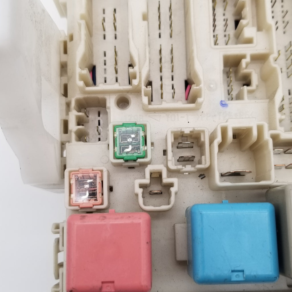2004- 2009 Fits Toyota Prius Interior Under Dash Relay Fuse Box 82730-47300