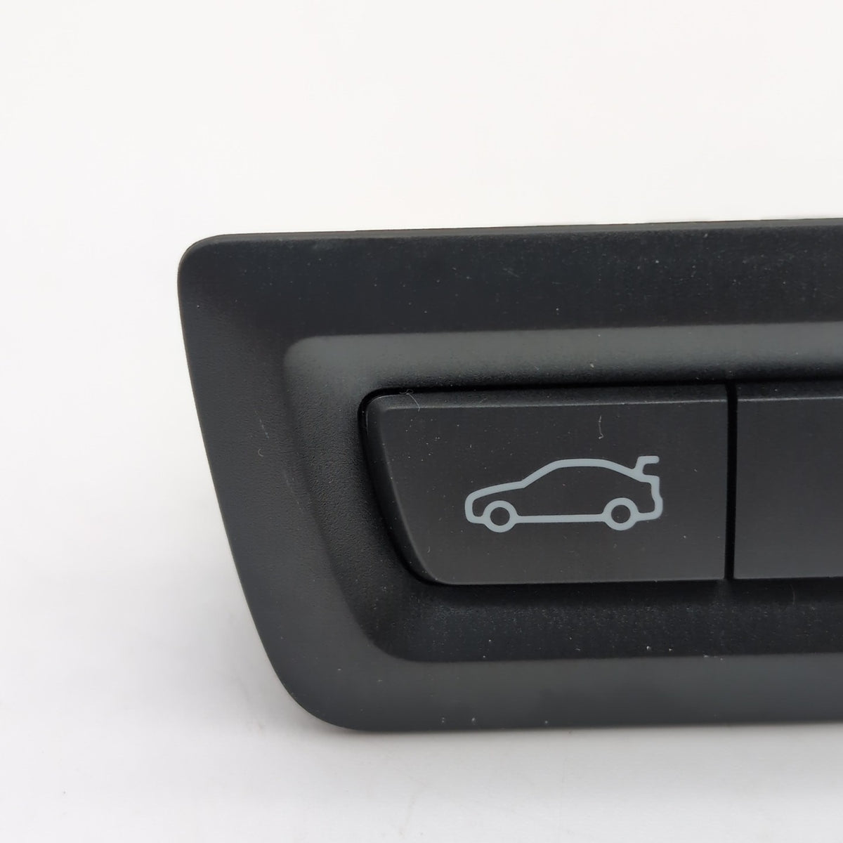 2021 - 2026 BMW 540i 530i i5 G60 M5 X1 X2 X3 Trunk Lid Tailgate Switch Button