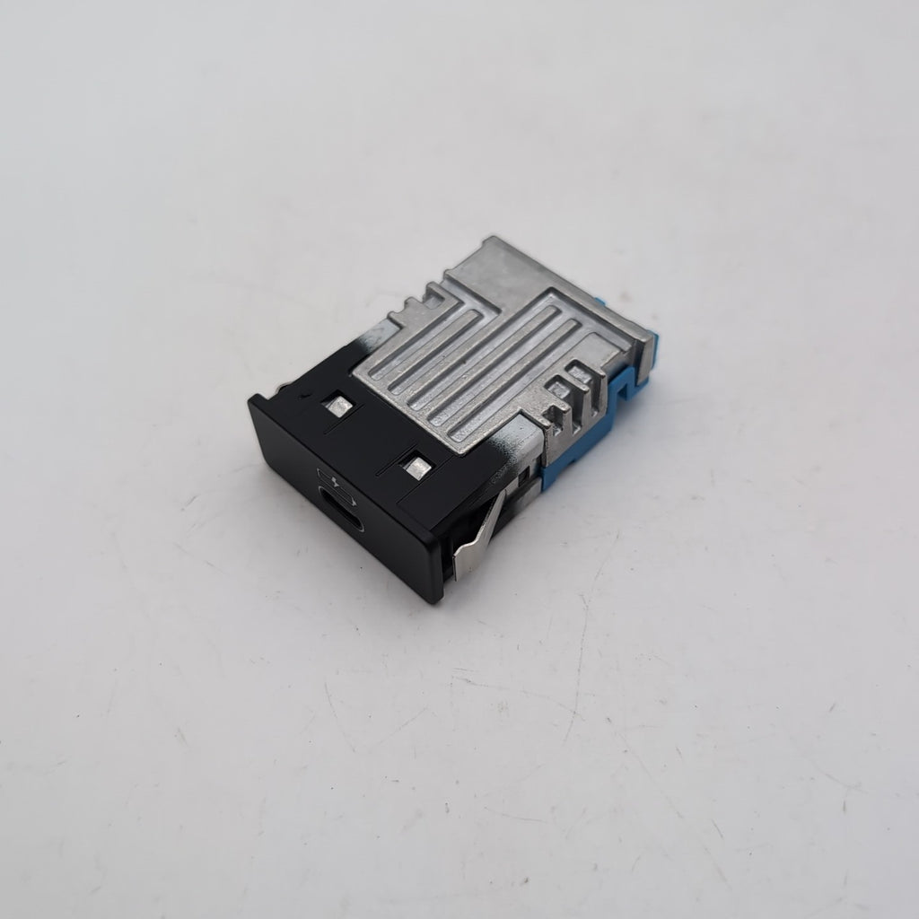 2019 - 2026 BMW G20 G21 G22 G26 G15 G30 G31 X3 Single USB Socket Port 5B51C70