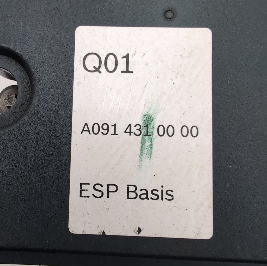 2017 2018 2019 Infiniti QX30 2.0L ABS Anti Lock Brake Pump Control A0914310000