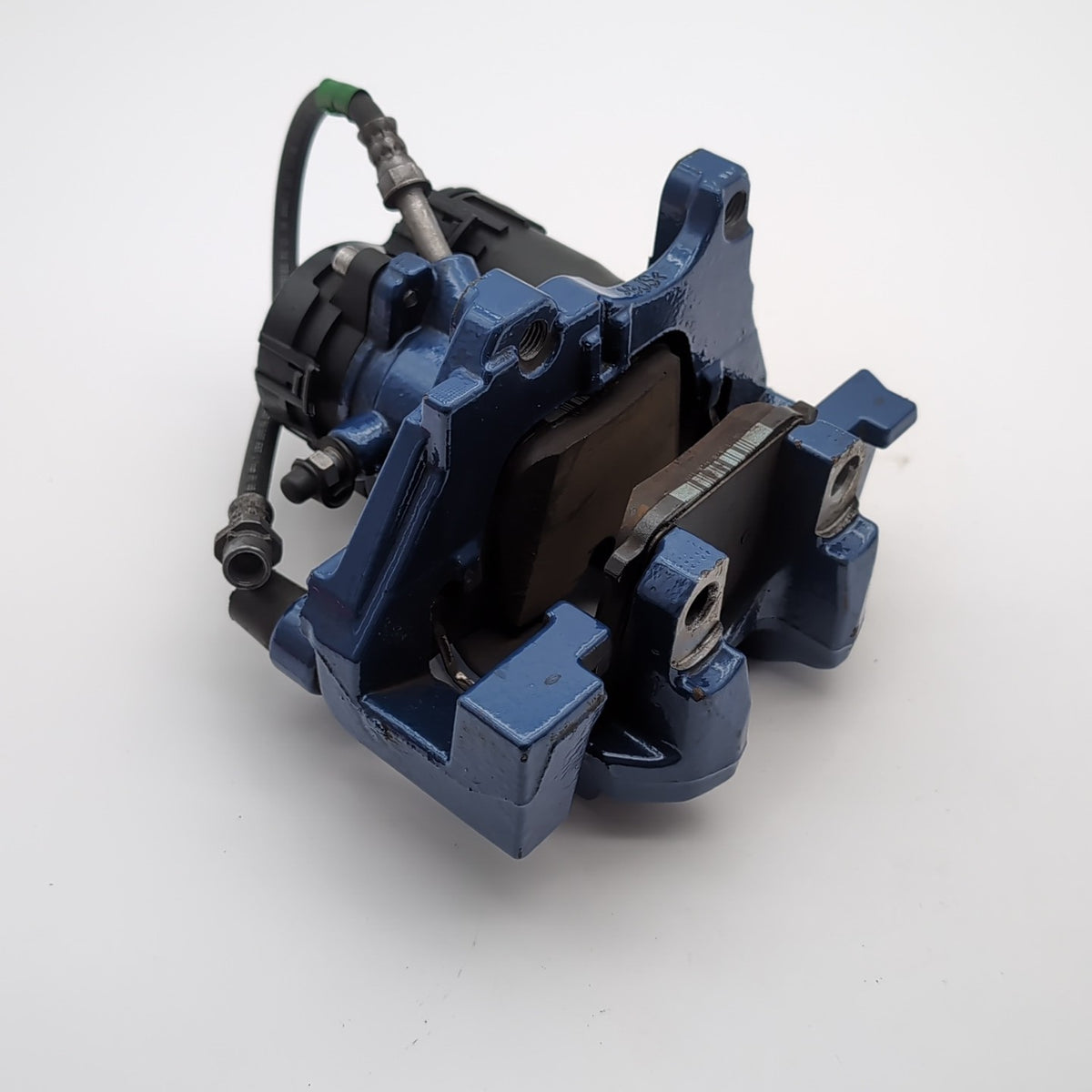 2025 BMW 550E Rear Left Brake Caliper Blue OEM 8834275