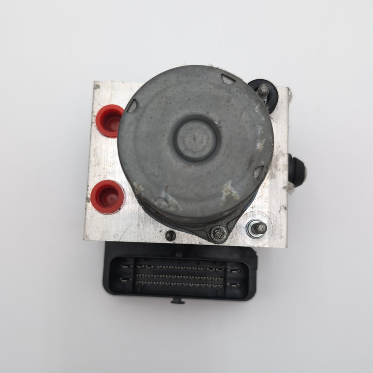 2018 Chevrolet Camaro 2.0L ABS Anti Lock Brake Pump 84244637