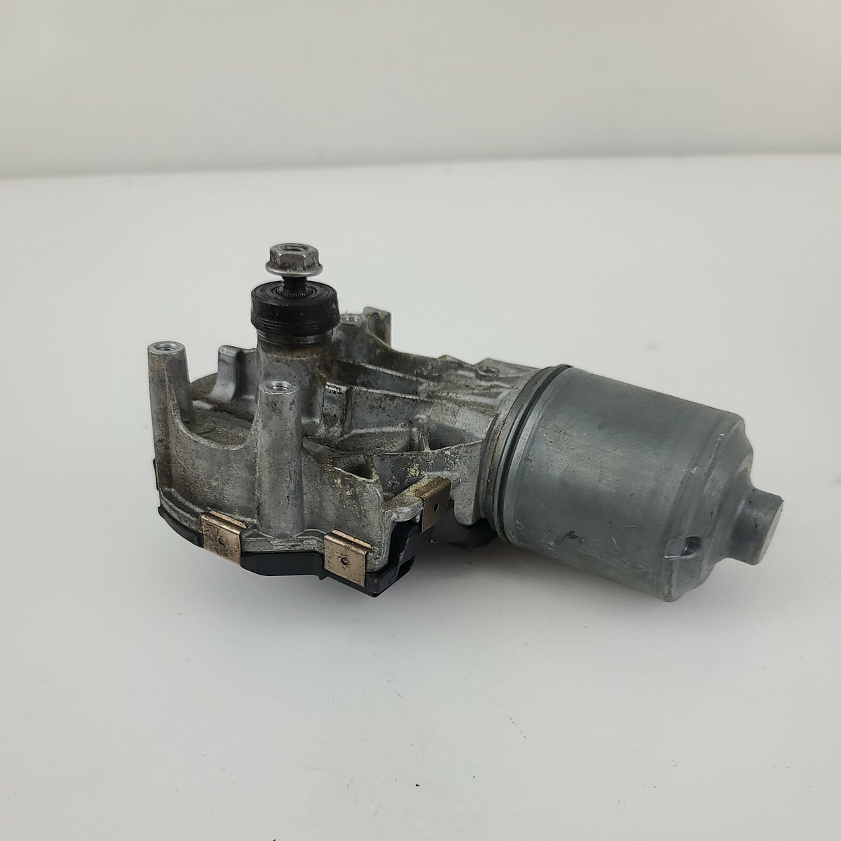 2011 - 2015 BMW F10 M5 528i 535i Front Windshield Wiper Motor OEM 7305561
