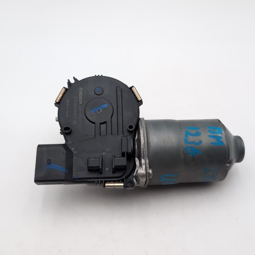 2021- 2025 BMW X1 X2 X3 M35 Front Windshield Wiper Motor OEM 0390243671
