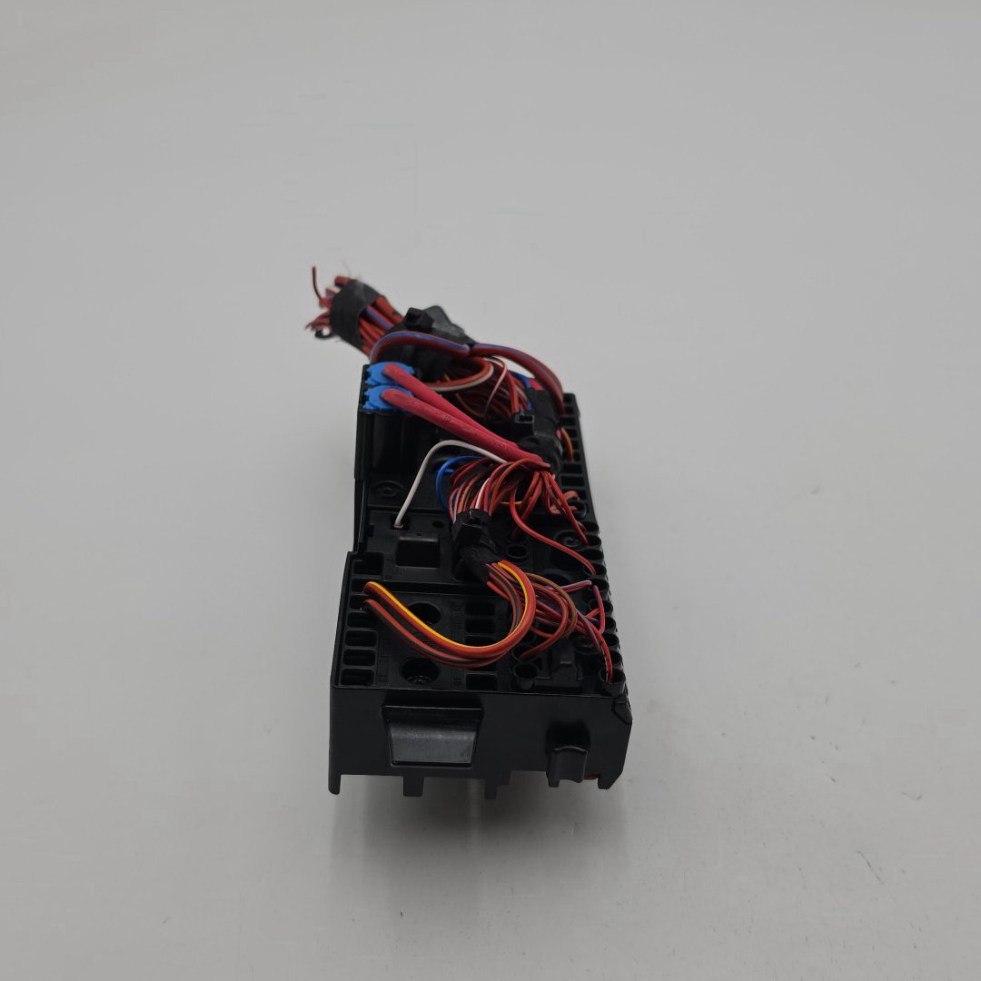 2023 - 2026 BMW 530i G60 G45 G70 G90 Right Power Distribution Fuse Box 5A039C3