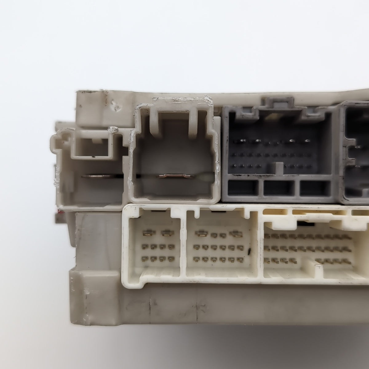2010 2011 2012 Lexus Ls460 Xf40 Rear Trunk Fuse Relay Box Junction 82670-50150
