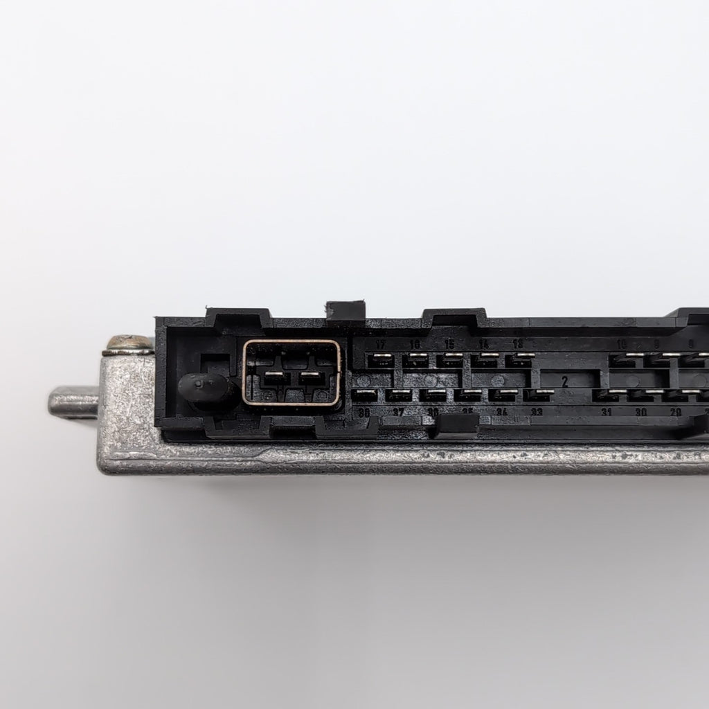 1996 - 1999 Mercedes R129 SL320 S320 Engine Diagnostic Control Module 0215456032