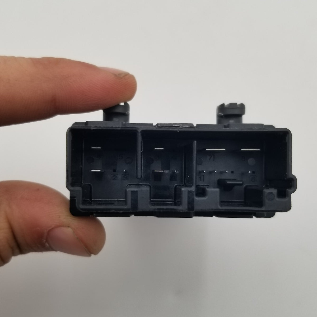 2019- 2024 BMW X5 G05 REAR LEFT DRIVER SEAT HEAT HEATED CONTROL MODULE 7490465