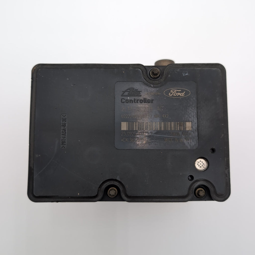2003 2004 Ford Expedition ABS Anti Lock Brake Pump Control Unit 2L14-2C346-AM