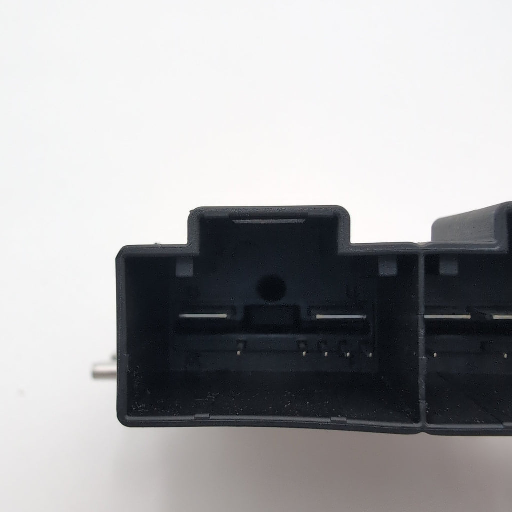 2025 2026 BMW 330i M340i G20 Fuel Pump Control Module 5B6C091