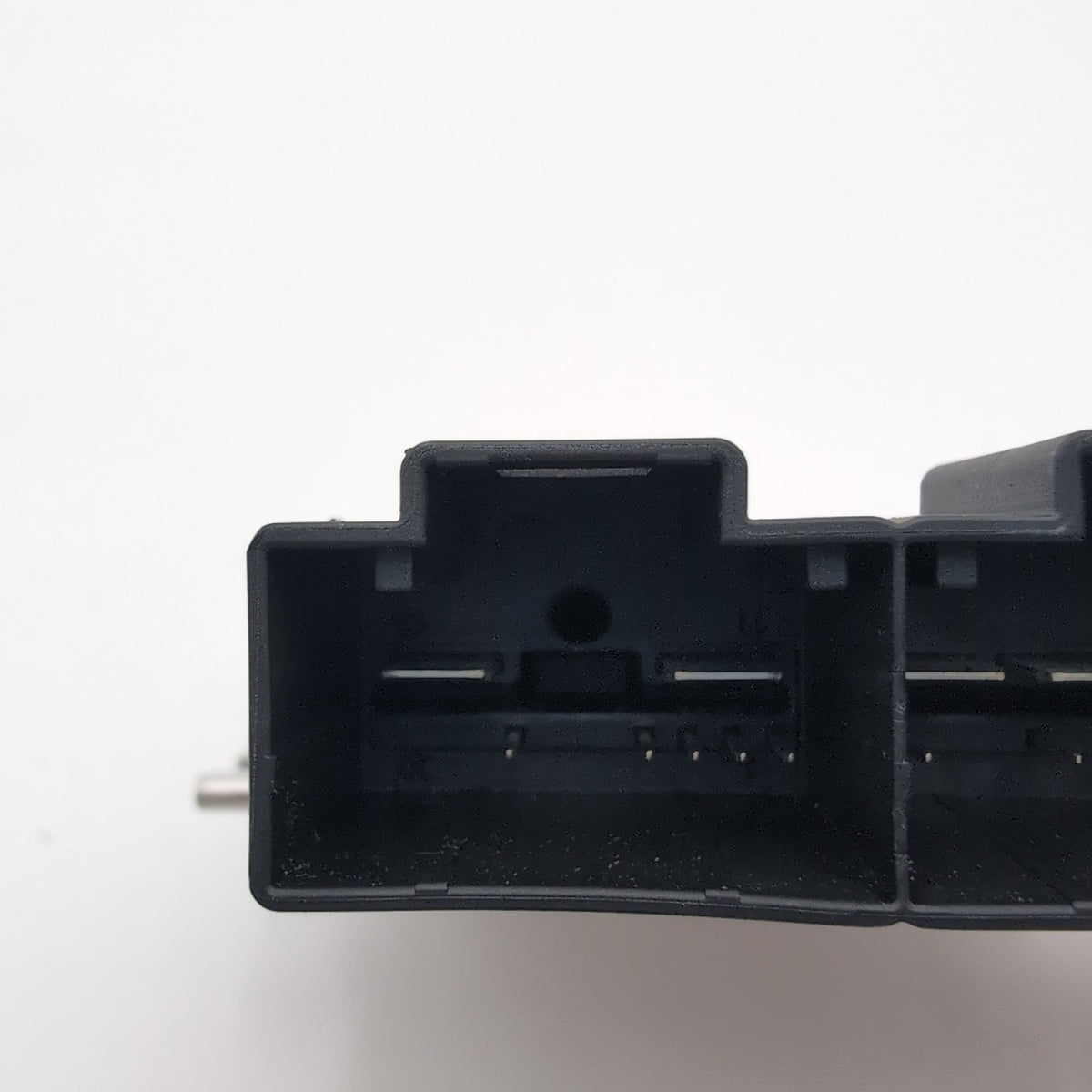 2025 2026 BMW 330i M340i G20 Fuel Pump Control Module 5B6C091