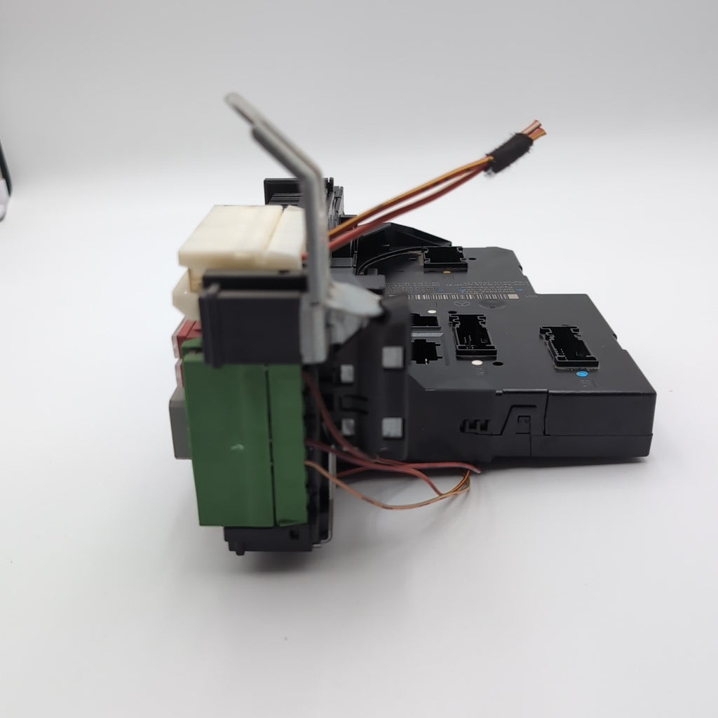 2010- 2018 Mercedes W212 E350 W218 CLS550 Rear SAM Fuse Box Relay Control Unit