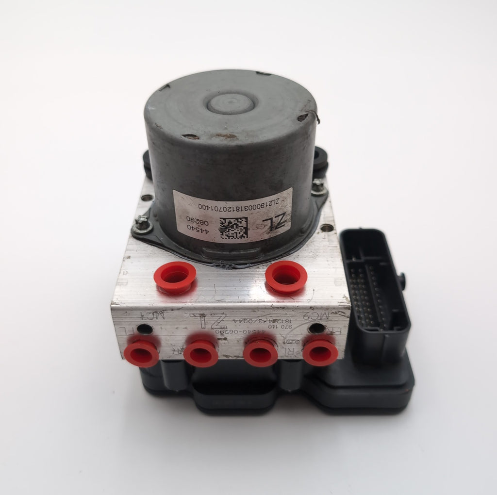 2018 2019 2020 Toyota Camry ABS Anti Lock Brake Pump Control Unit 44540-06290