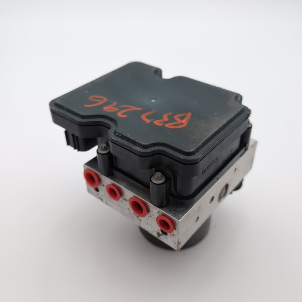 2018 Chevrolet Camaro 2.0L ABS Anti Lock Brake Pump 84244637