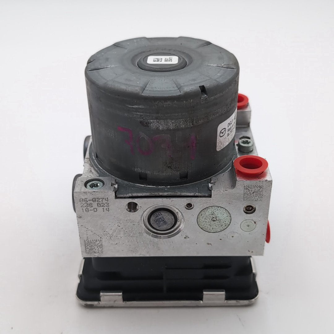 2020 2021 2022 2023 Mazda CX30 2.5L ABS Anti Lock Brake Pump DGJ1437A0