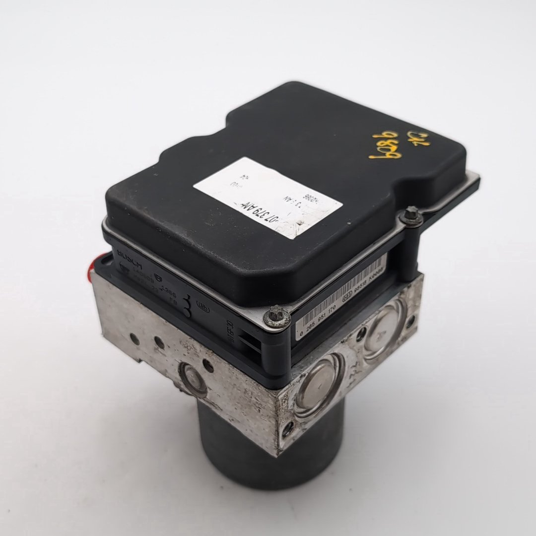 2009 2010 2011 2012 Audi A5 2.0L AWD ABS Anti Lock Brake Pump 8K0614517DA