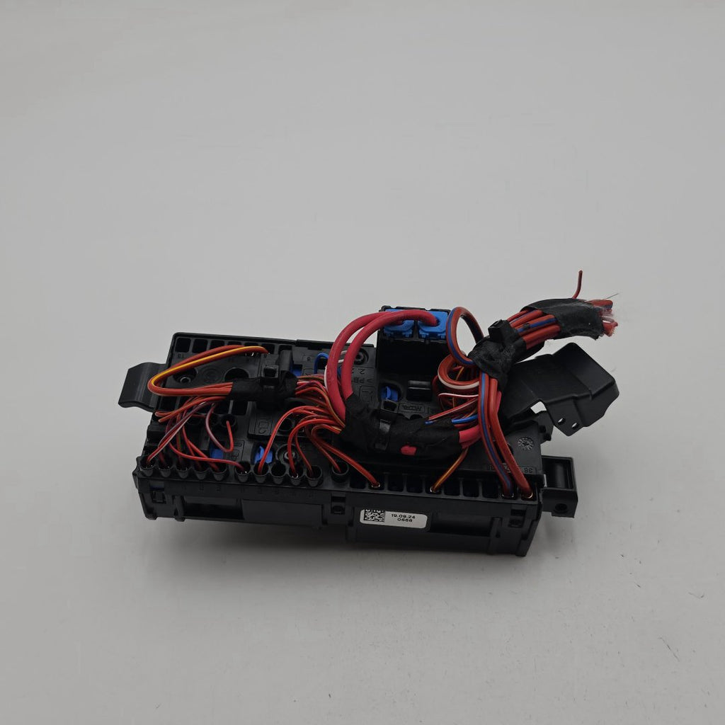 2023 - 2026 BMW 530i G60 G45 G70 G90 Right Power Distribution Fuse Box 5A039C3