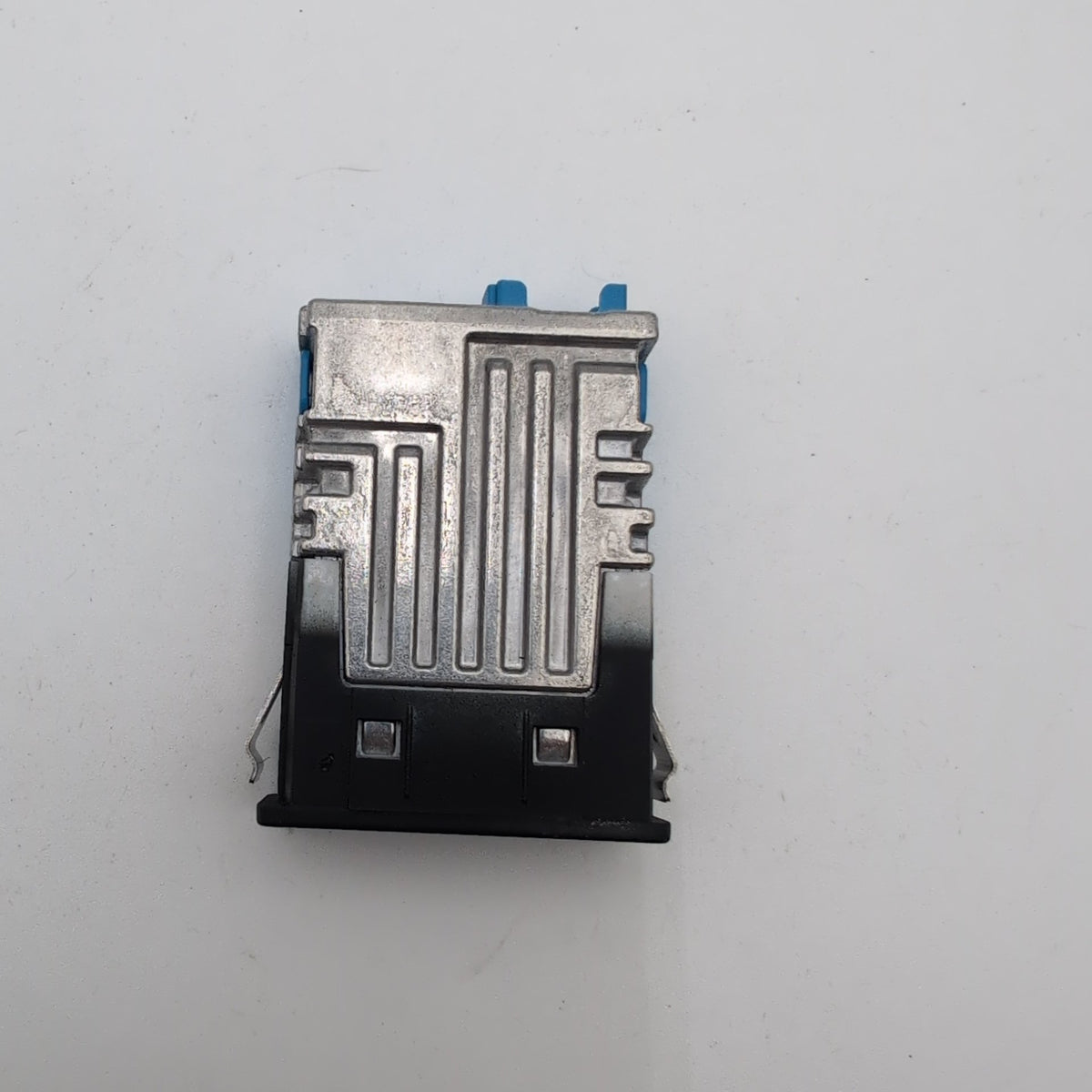 2019 - 2026 BMW G20 G21 G22 G26 G15 G30 G42 X3 Single USB Socket Port 5B51C70