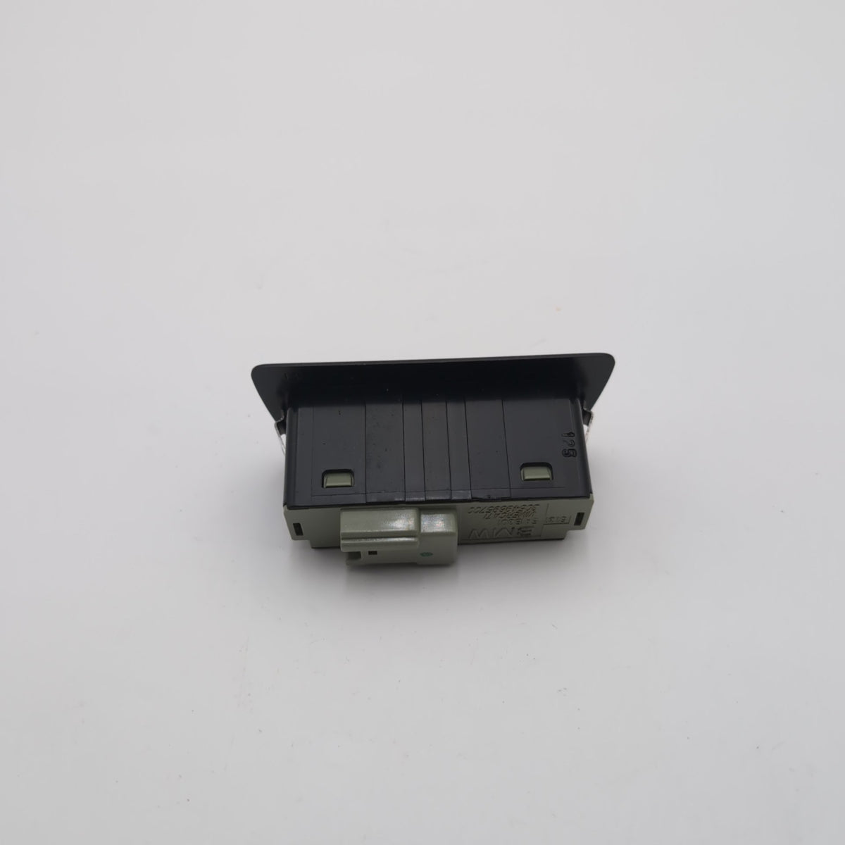 2021 - 2026 BMW 540i 530i i5 G60 M5 X1 X2 X3 Trunk Lid Tailgate Switch Button