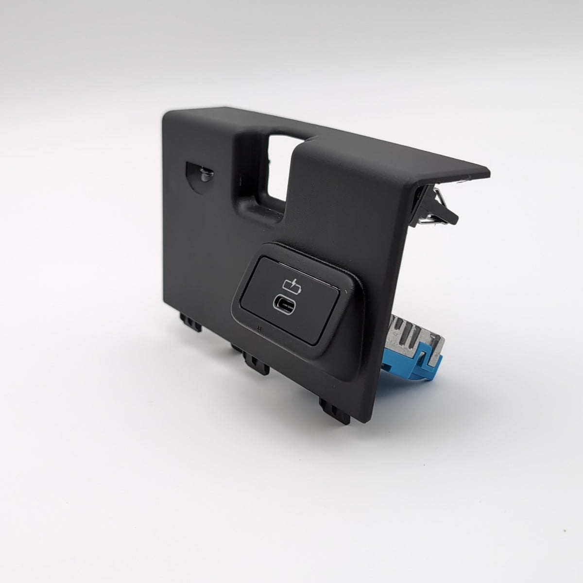 2019- 2024 BMW 330i G20 USB-C INTERFACE CHARGING PORT PLUG w/ TRIM