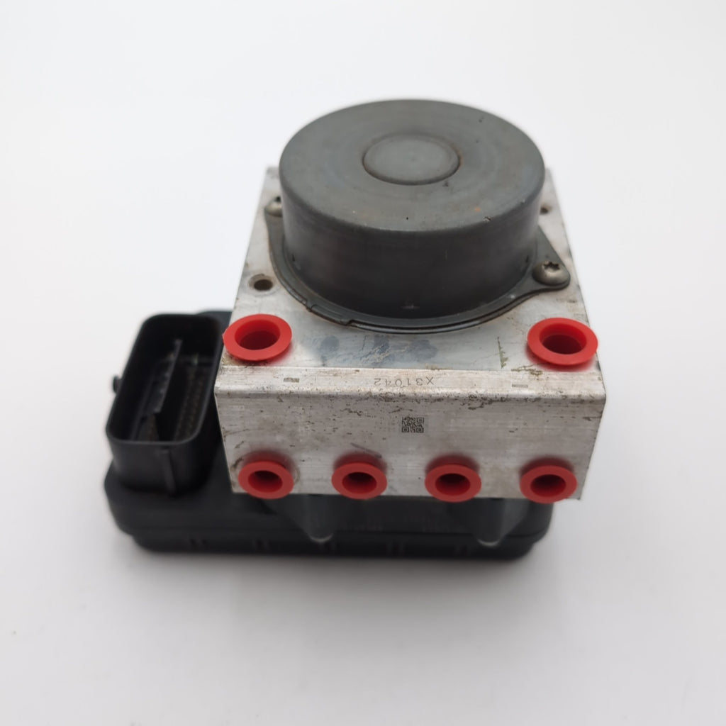 2015 Toyota Yaris ABS Anti Lock Brake Pump Control Unit 44540-52451