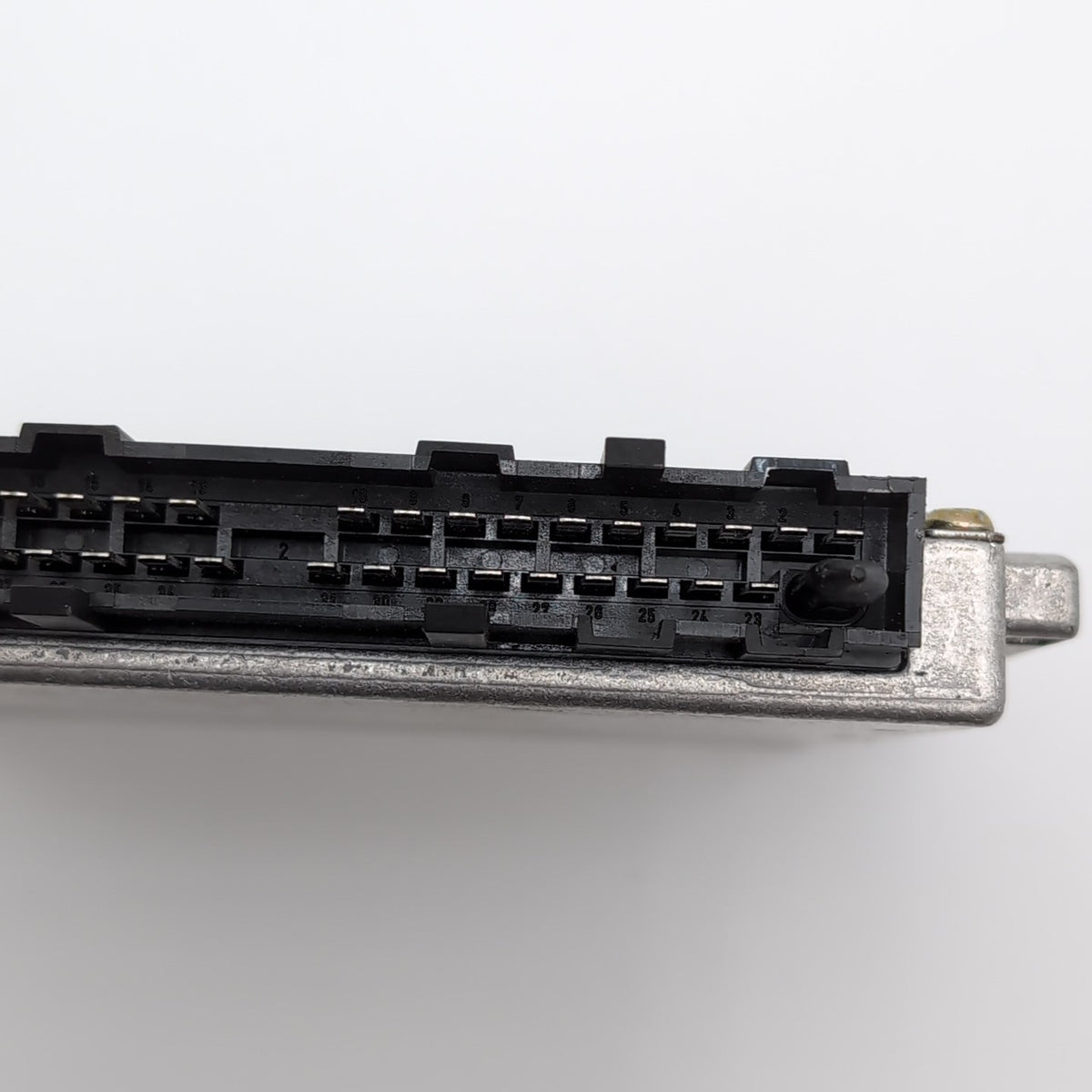 1996 - 1999 Mercedes R129 SL320 S320 Engine Diagnostic Control Module 0215456032