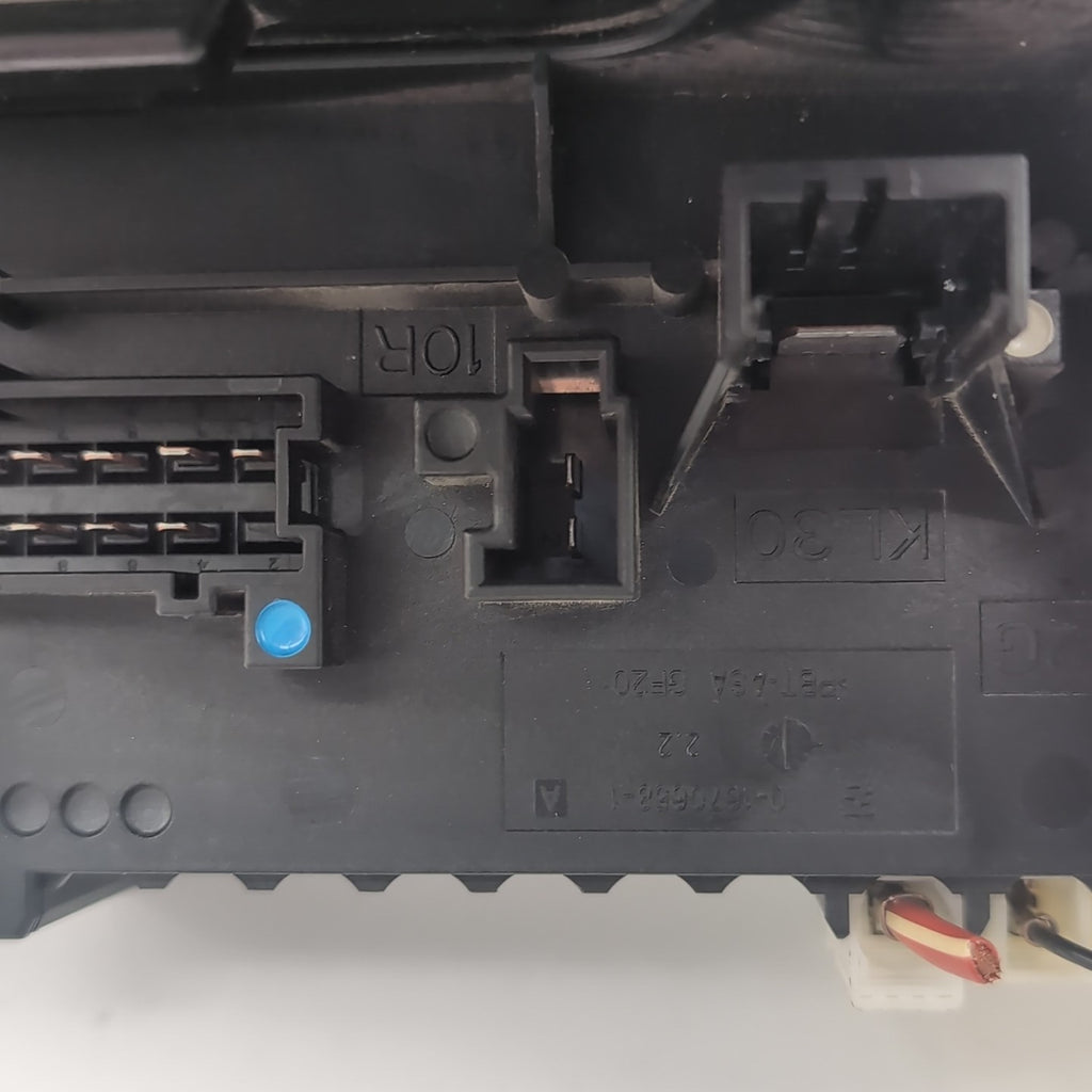 2012- 2016 Mercedes R172 SLK250 SLK350 Rear Fuse Relay Box Module A1729060005