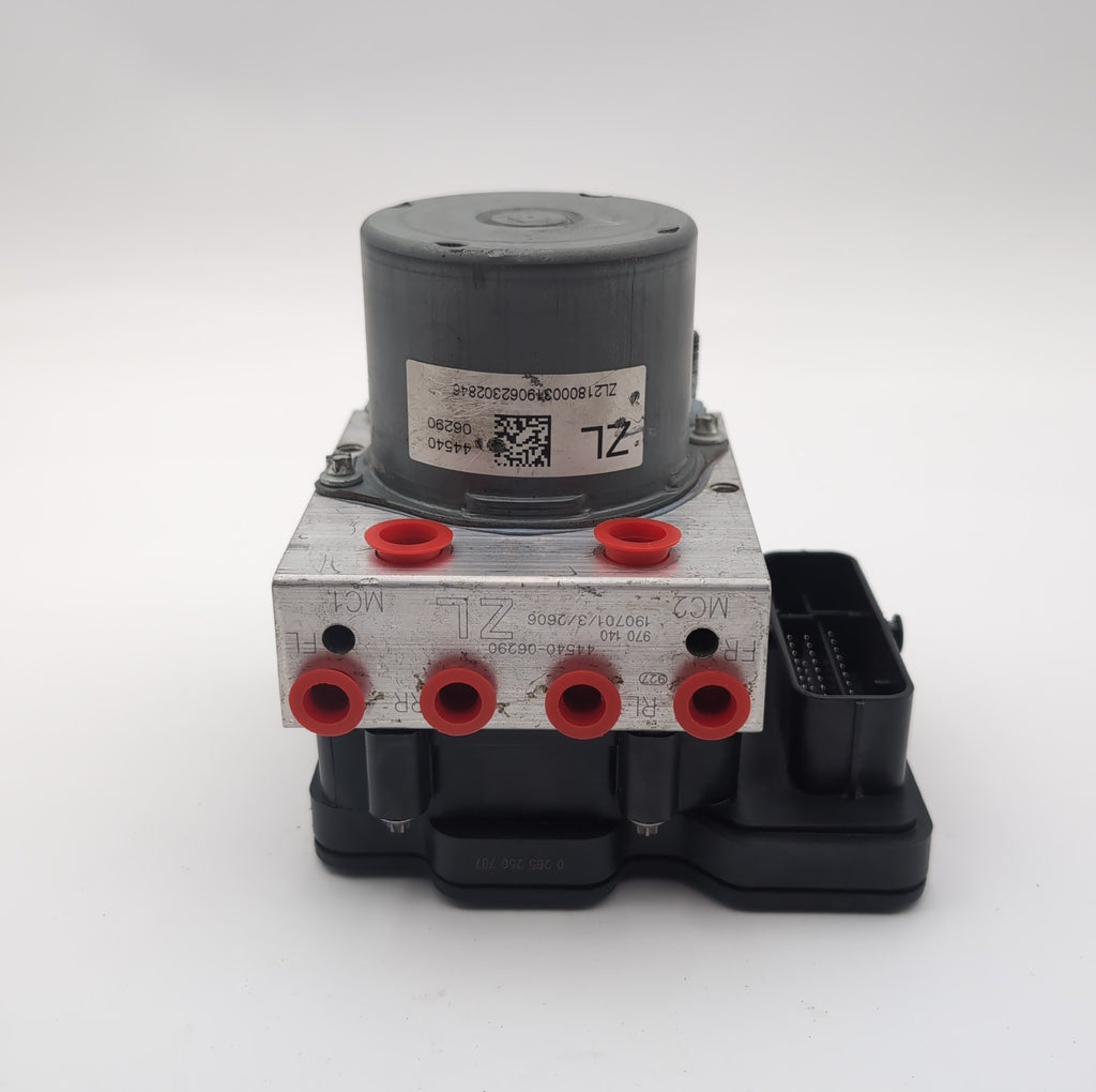 2018 2019 2020 Toyota Camry ABS Anti Lock Brake Pump Control Unit 44540-06290