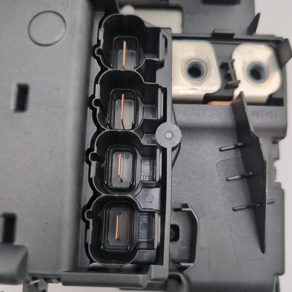 2016 - 2022 BMW 740i 750i 740e G12 Rear Power Distribution B+ Junction Box