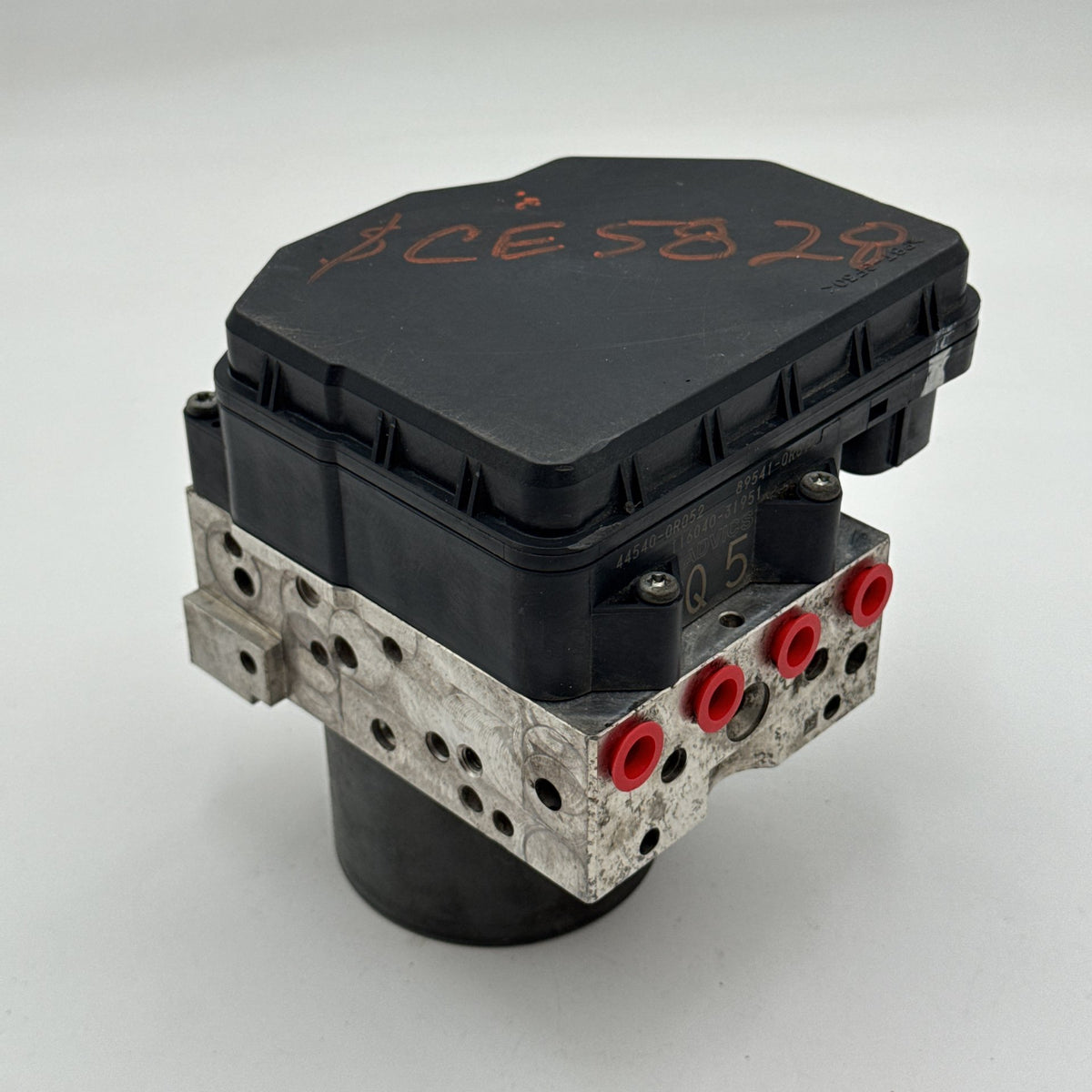 2010 2011 2012 Toyota RAV4 ABS Anti Lock Brake Pump Control Unit 44540-0R052
