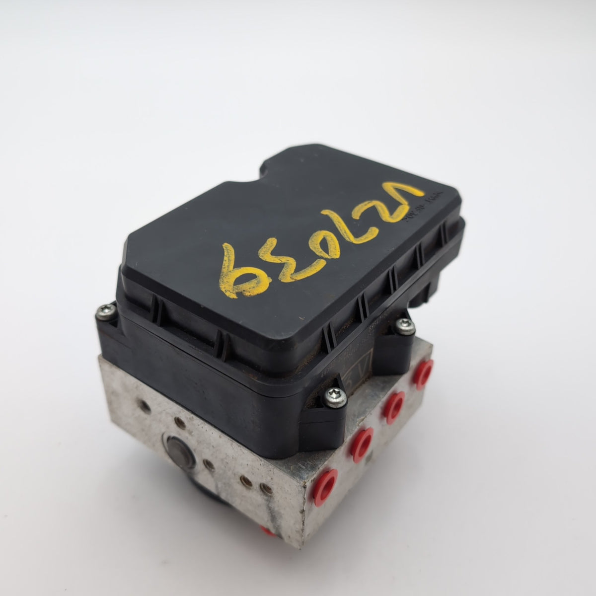 2015 Toyota Yaris ABS Anti Lock Brake Pump Control Unit 44540-52451