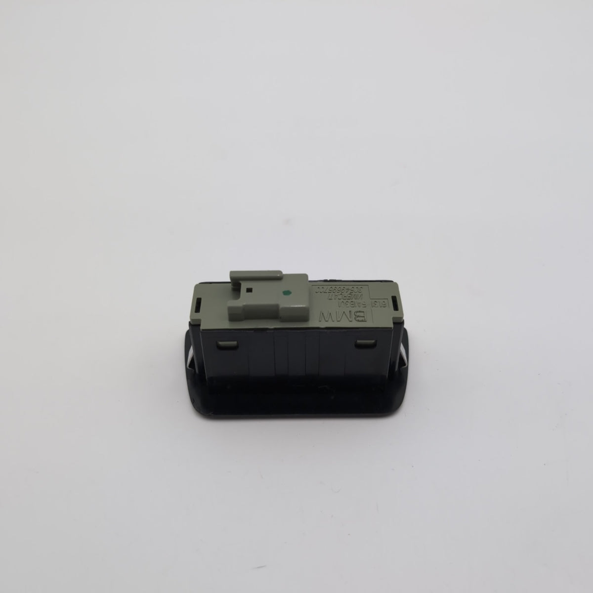 2021 - 2026 BMW 540i 530i i5 G60 M5 X1 X2 X3 Trunk Lid Tailgate Switch Button